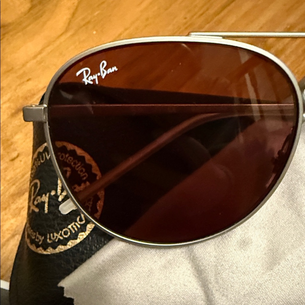 Ray-Ban Silver Frame Sunglasses with Dark Lenses RB3589 - Picture 3 of 4